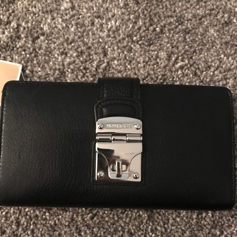 Michael Kore Jenna Wallet Black